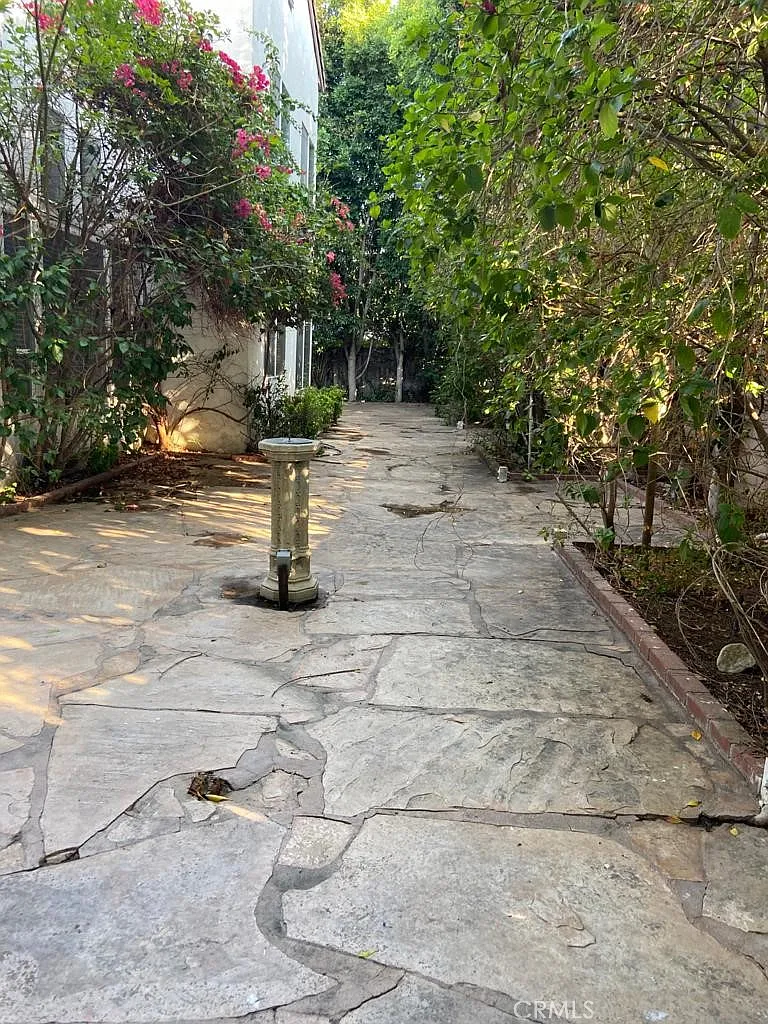 3 bed, 3156 sqft, $10,000 — Photo 4