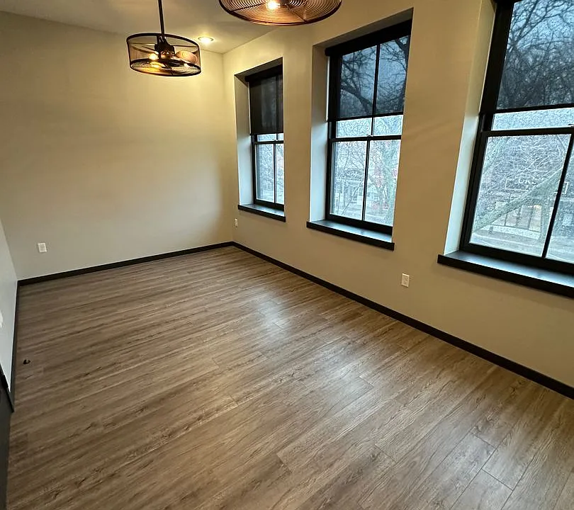 409 W Norfolk Ave #200