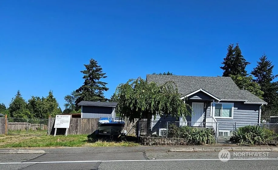 10616 12th Avenue SW photo 1