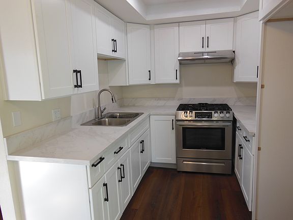 4th image of 8728 Cedros Ave APT B