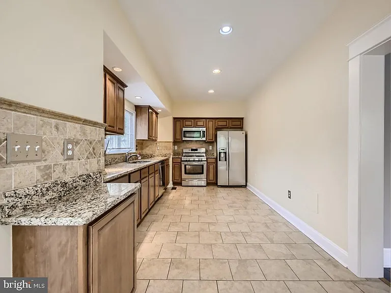 3201 E Joppa Rd — Photo 12