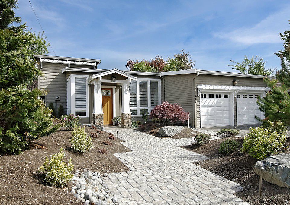 1st image of 608 10th Ave