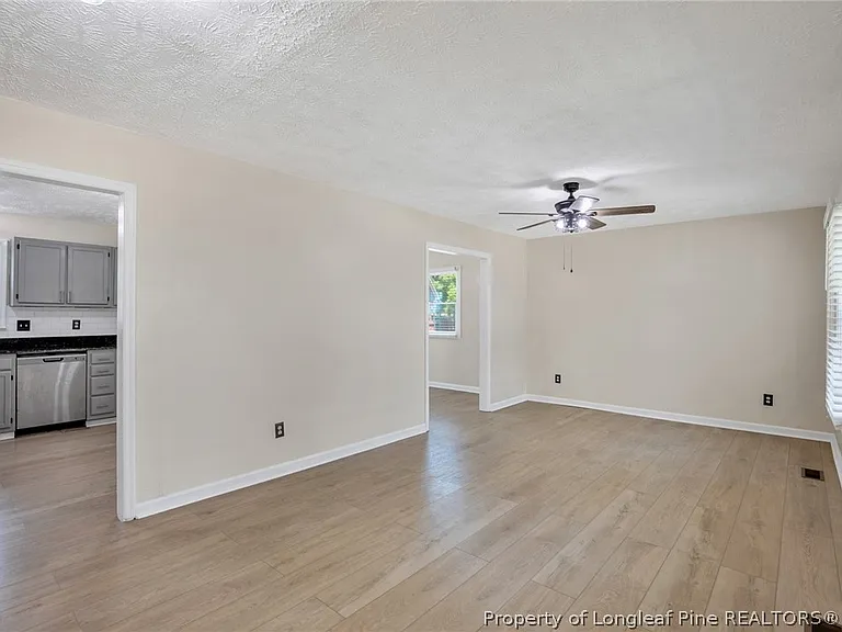 1931 Daphne Cir — Photo 6