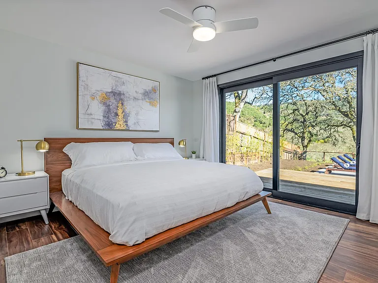 Los Robles Dr — Photo 25