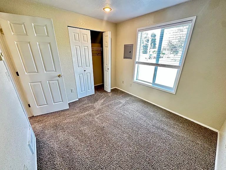 West Wakefield Street - 1120 — Photo 11