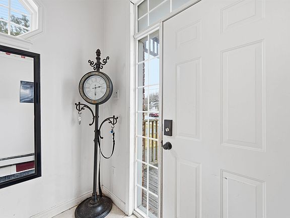 3rd image of 23 Stratford Way