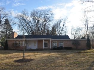 513 E Community Pl, Fox Pt, WI 53217