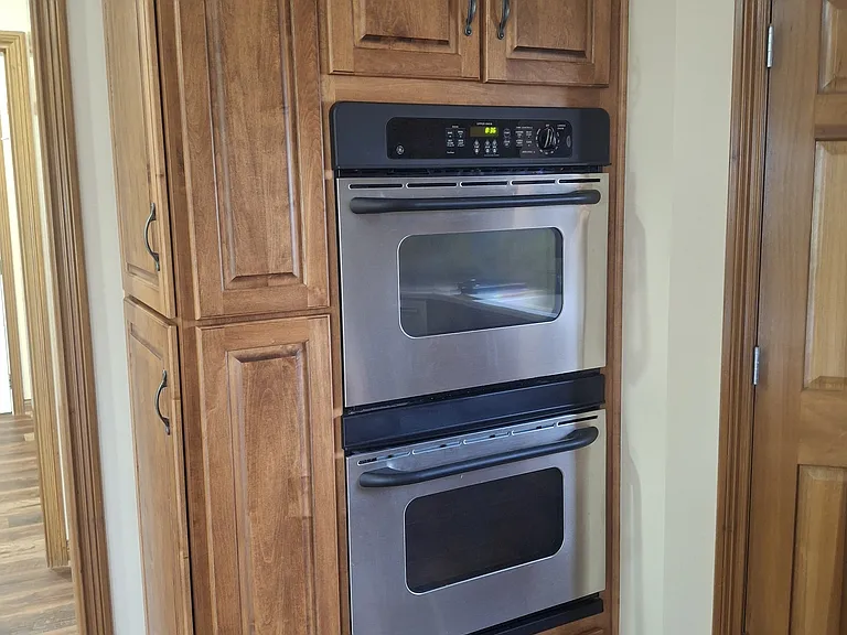 256 W Brookville Rd — Photo 3