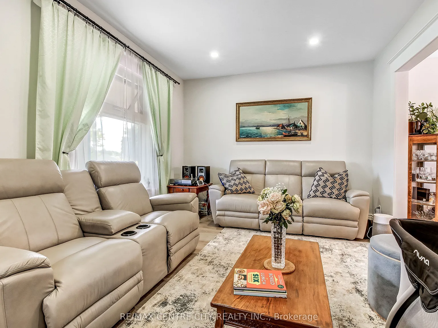 3 bed, $2,600 — Photo 4