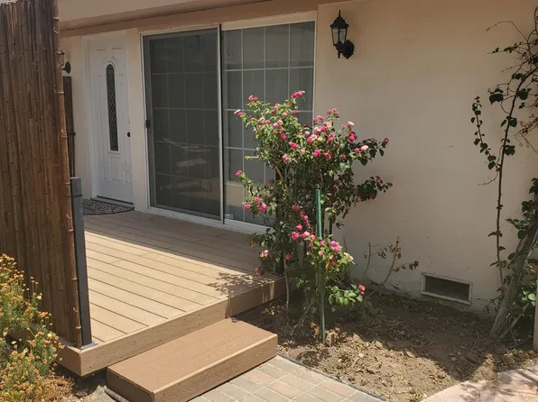 22720 Napa St, Canoga Park, CA 91304