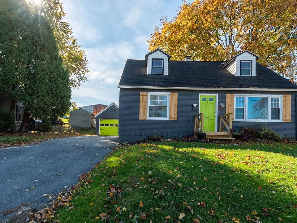 7 Circle Rd