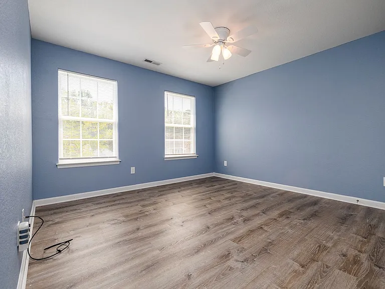 7713 Cortlandt Pl — Photo 34