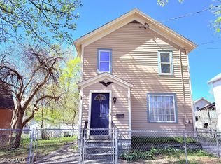 14 Davis St, Glens Falls, NY 12801