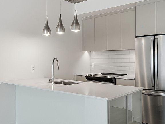 5th image of 9280 Avenue Dubuisson #107
