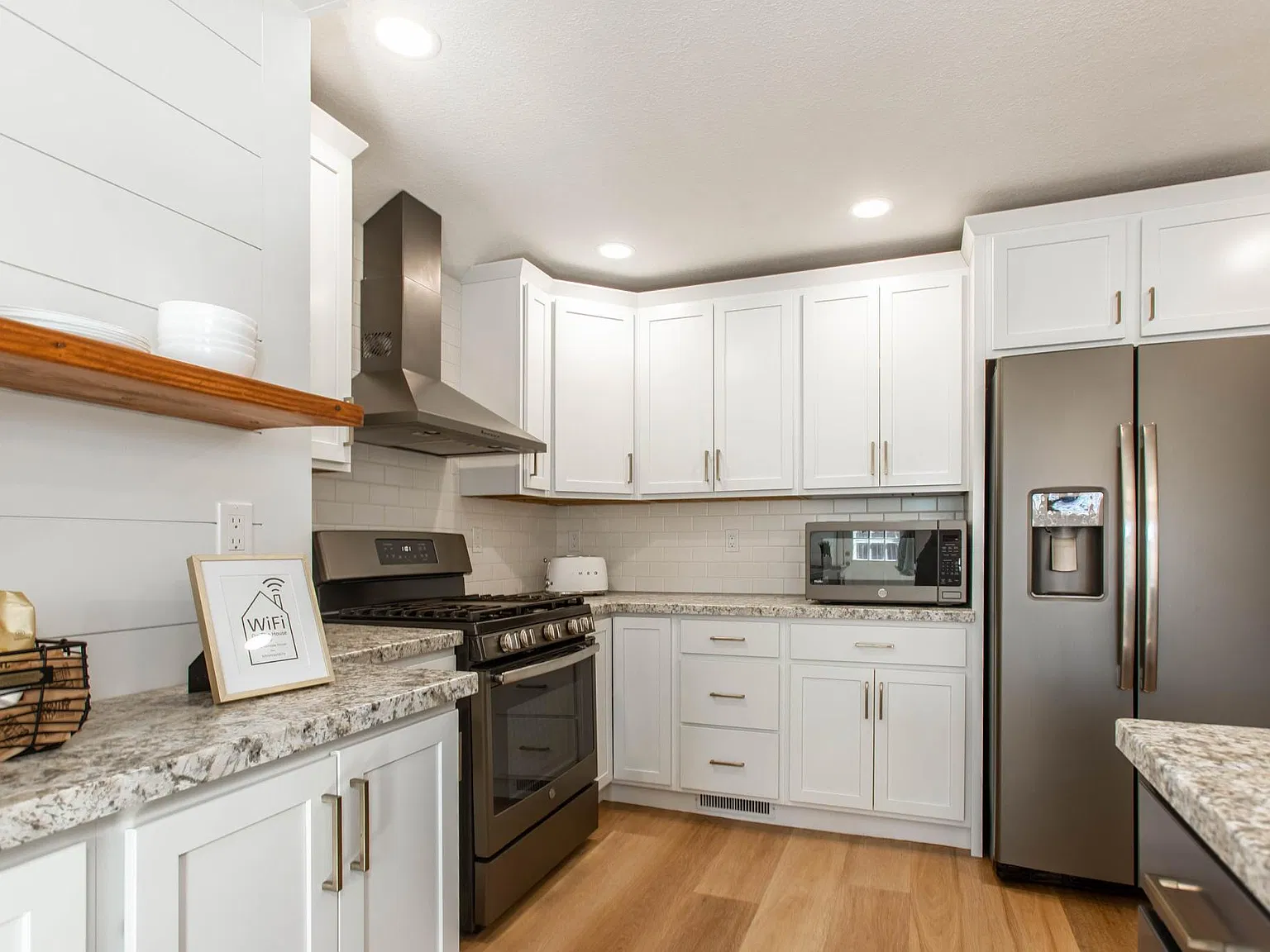 817 Fairview St — Photo 4