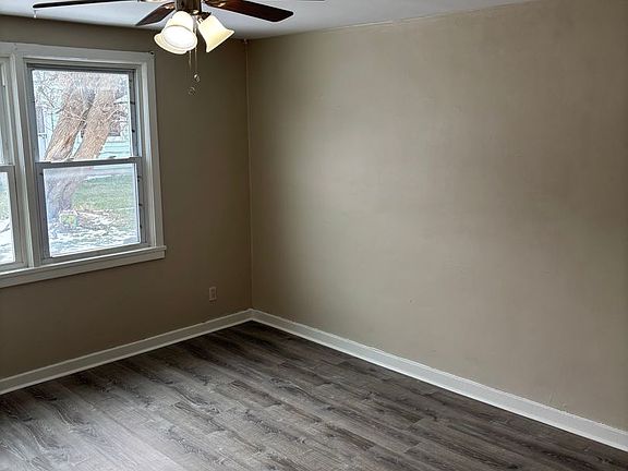 3rd image of 28-36 Chapman Pl #30