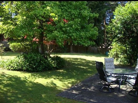 3rd image of 1028 111th Pl SE