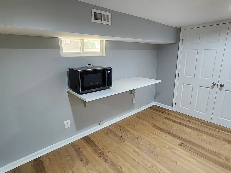 905 Kearny St NE — Photo 45
