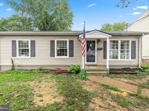 706 W 14th St, Front Royal, VA 22630