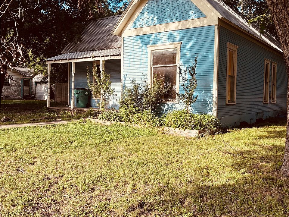 1st image of 307 S Avenue D