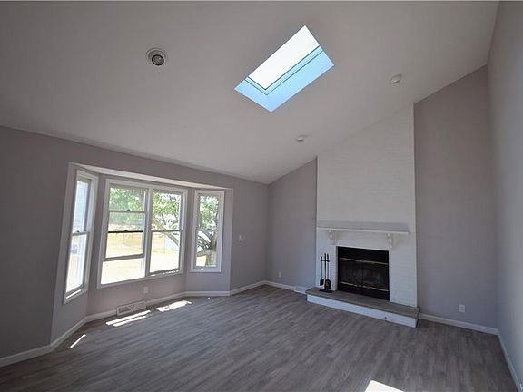 2nd image of 3834 Jarrett Dr