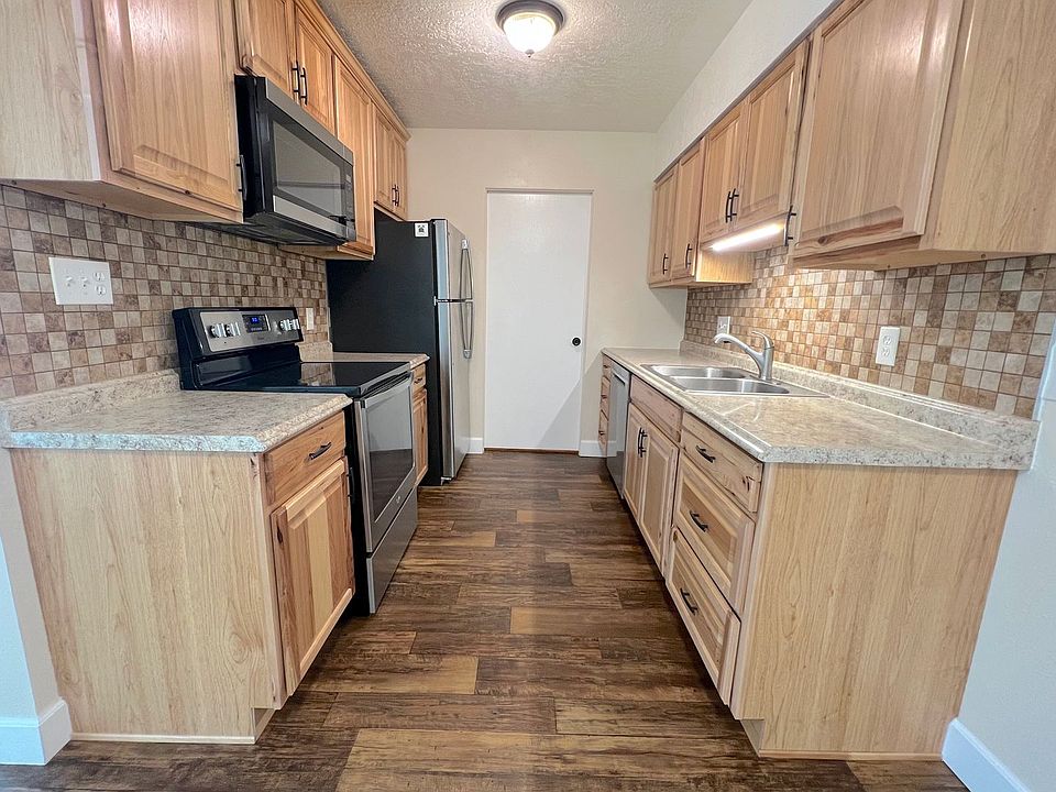 1st image of 1600 20th St S APT 3