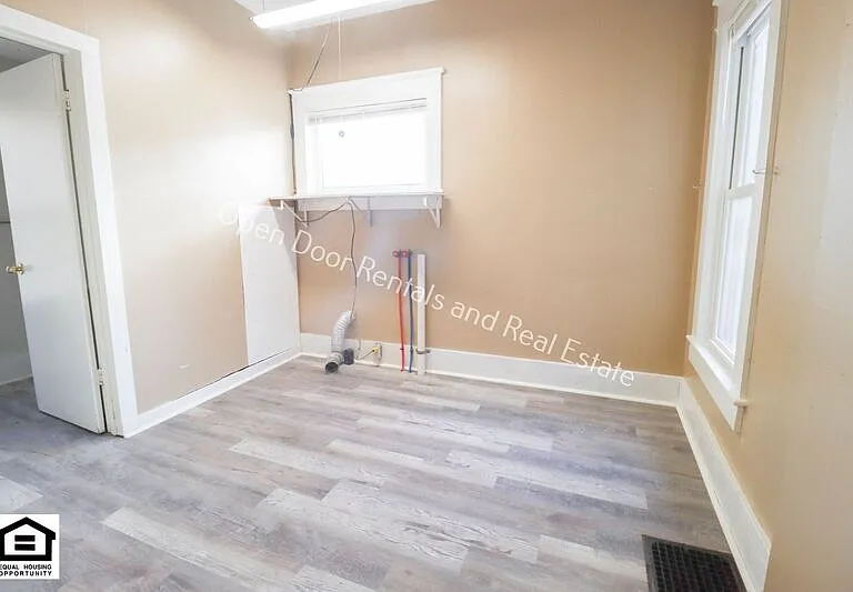 304 S Guilford St — Photo 7