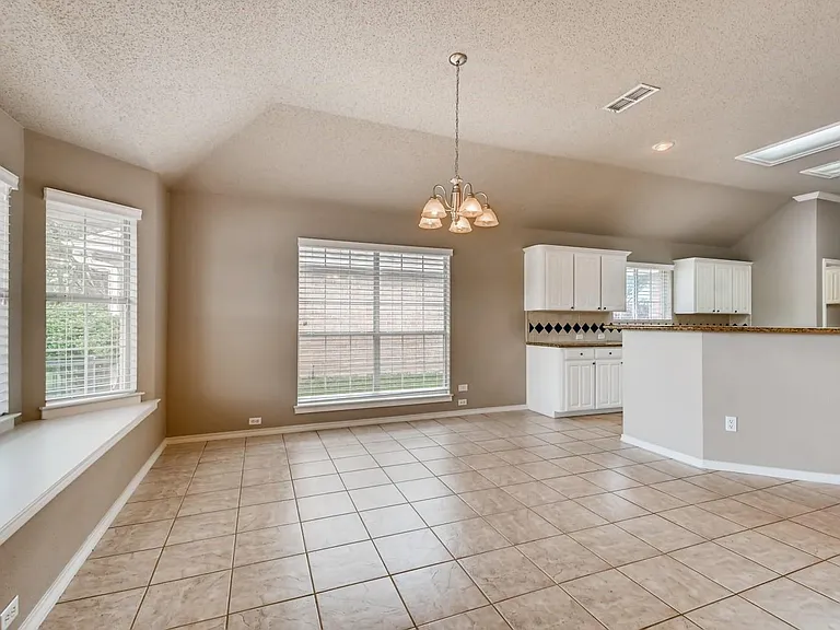 5930 River Bend Dr — Photo 10