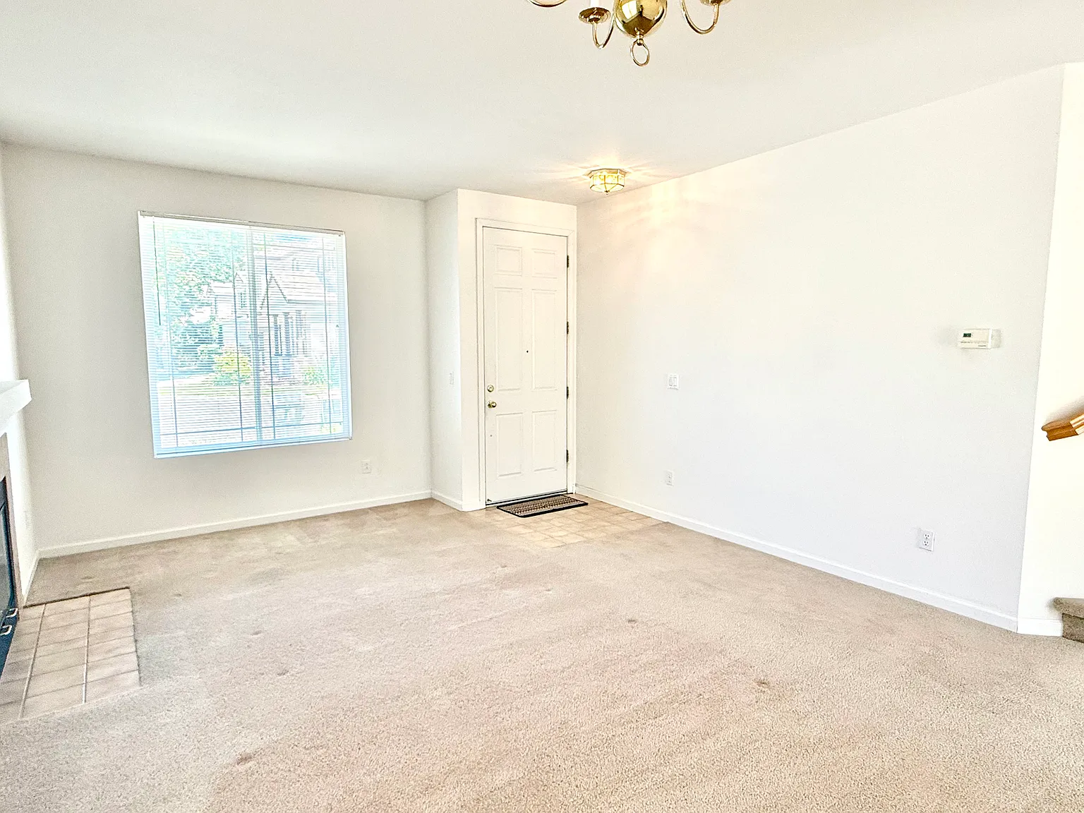 3 bed, 2.5 bath, 1713 sqft, $3,300 — Photo 4