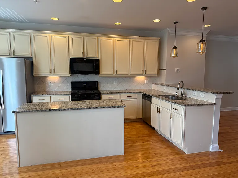 28 Moses Wheelock Ln #28 — Photo 8
