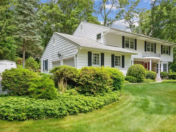 7 Durham Drive, Dix Hills, NY 11746