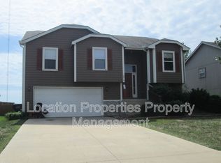 3815 Crossgate Ter, Lawrence, KS 66047