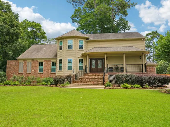 302 Charleston St, Friendswood, TX 77546