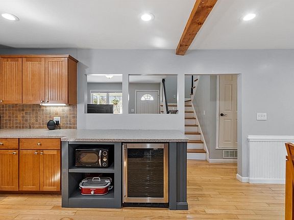 4th image of 10 Juniper Ln