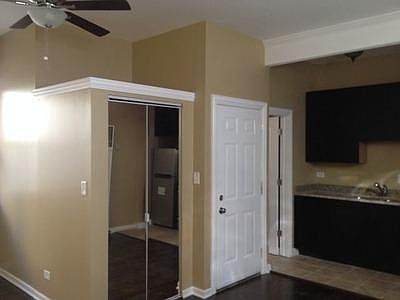3rd image of 825 W Windsor Ave APT 1M