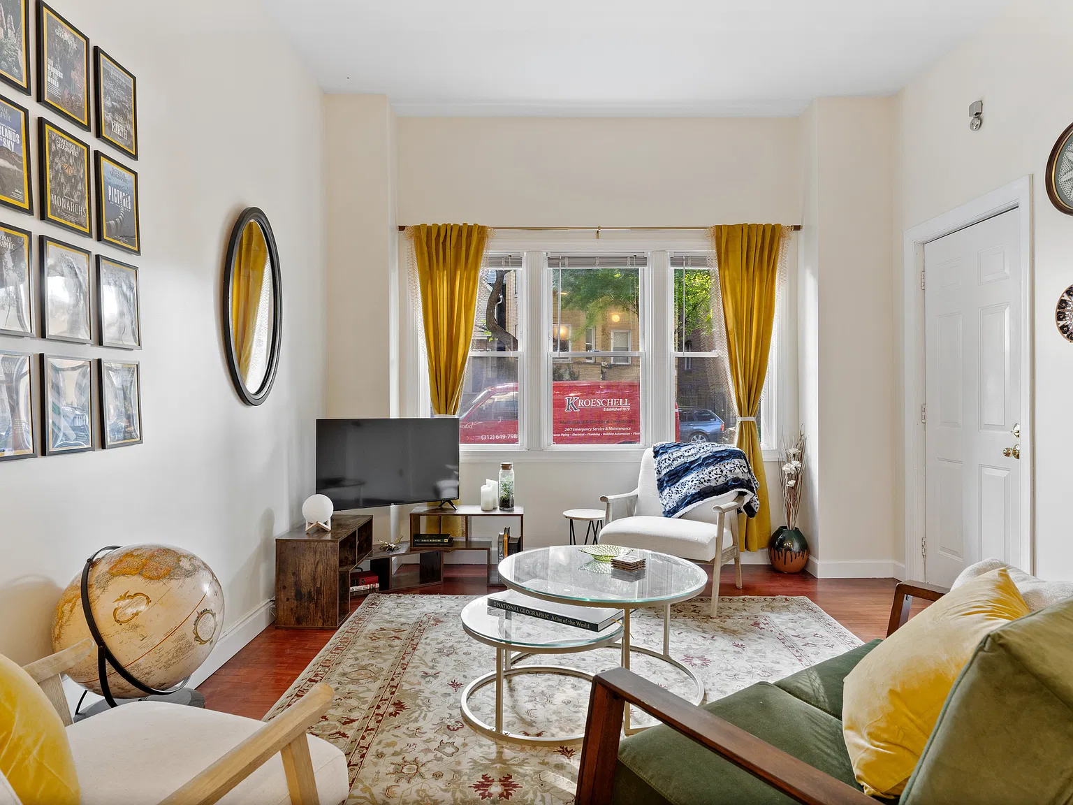 1 bed, 900 sqft, $2,300 — Photo 2