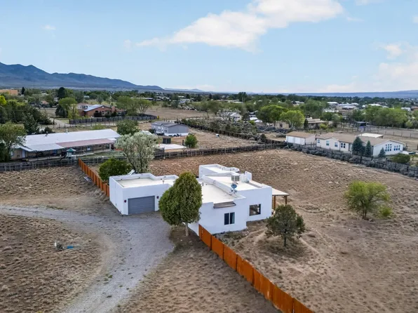 233 Calle Vista, Ranchos de Taos, NM 87557