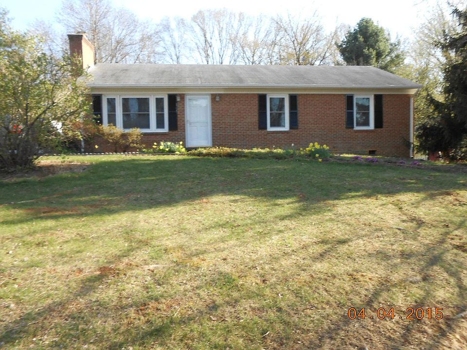 1st image of 105 Woodbine Dr