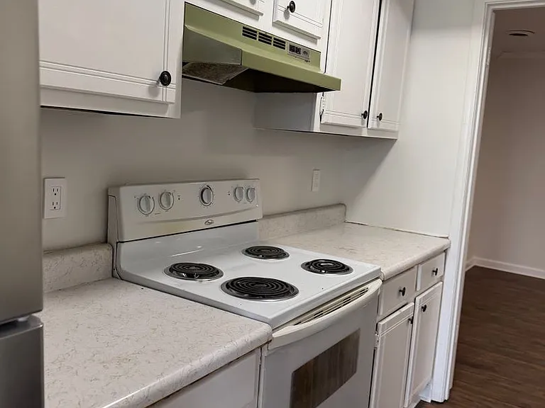 8 Davidfield Cv — Photo 7