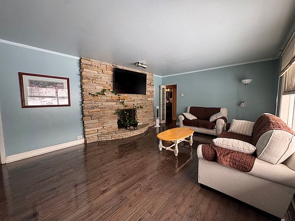 3rd image of 16037 Springfield Ave