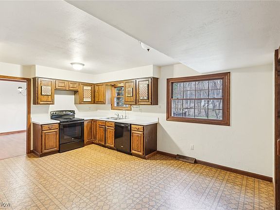 3rd image of 17065 Curry Ln