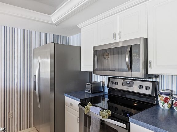 5th image of 460 Fox Haven Dr APT 1206