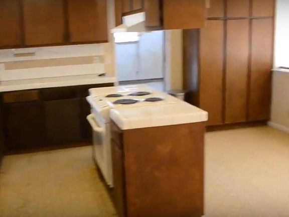5th image of 11833 Apatite Ave