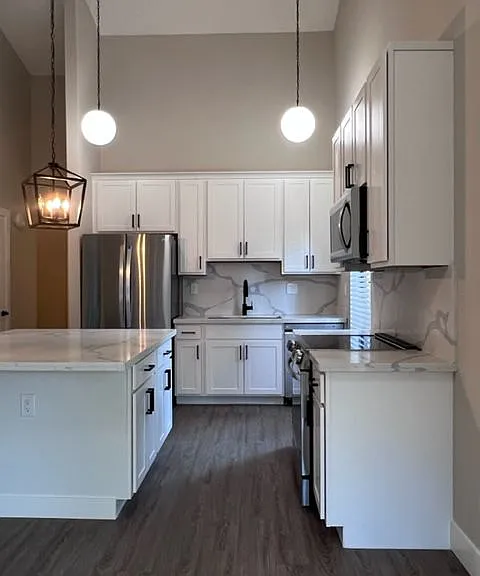 2455 American River Dr — Photo 4