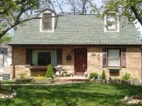 166 Park Ave, Lake Forest, IL 60045