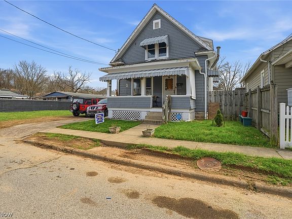 2nd image of 2318 Clement Ave