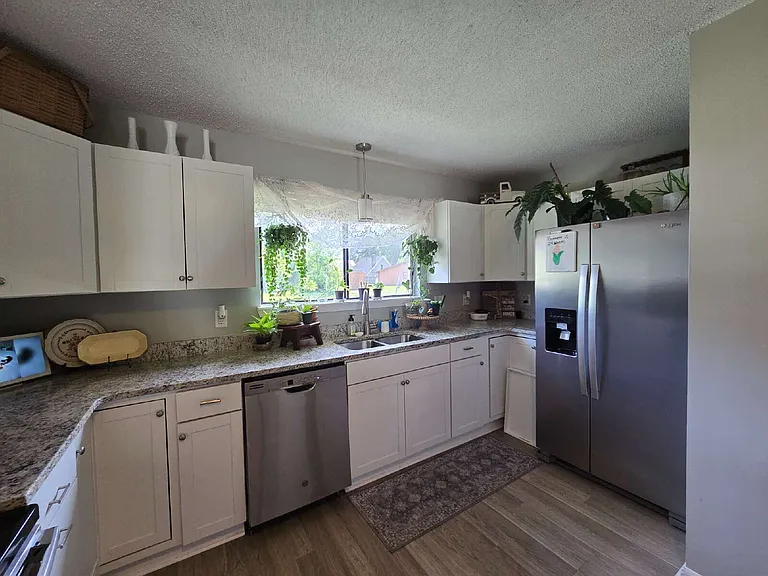 504 Dennis Rd — Photo 10