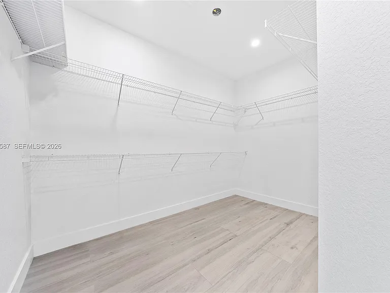 18742 SW 55th St — Photo 32