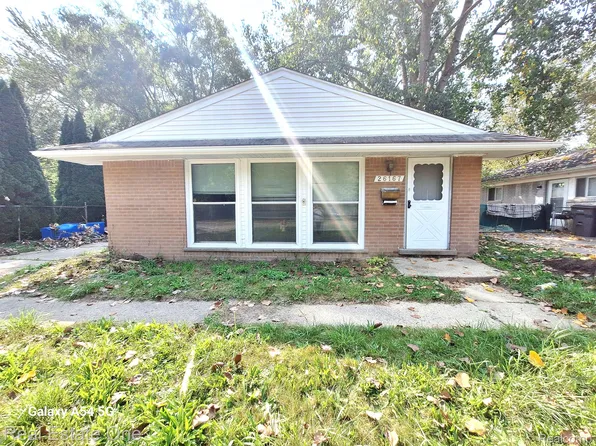 26167 Andover St, Inkster, MI 48141