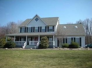 110 Foxwood Dr, Clinton, PA 15026